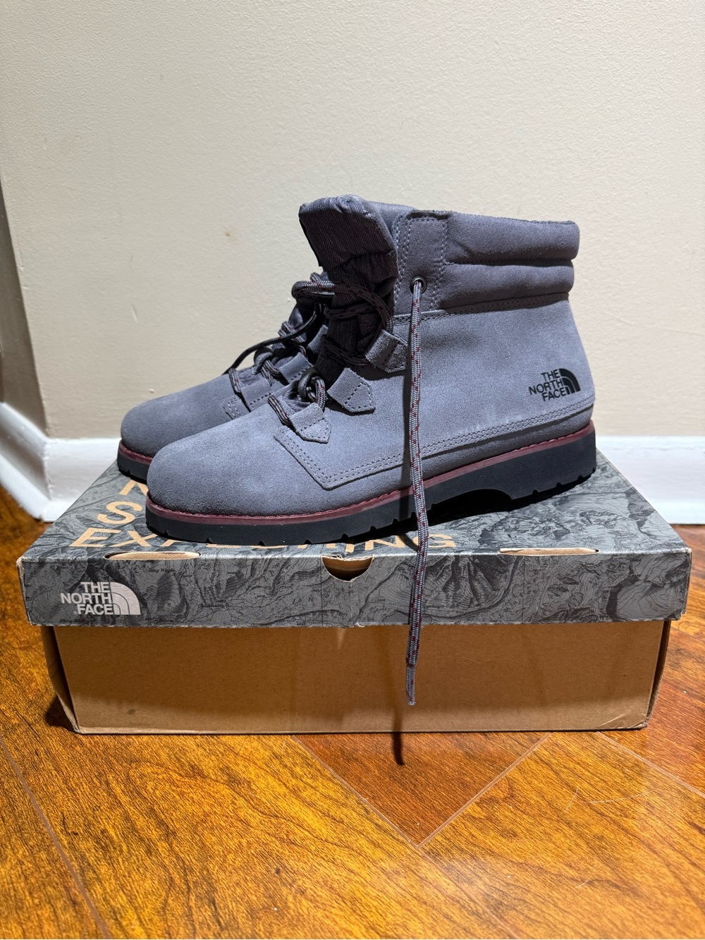 The North Face Ballard Lace Boots Women’s Size 9 Grey Suede Heatseeker Insulated